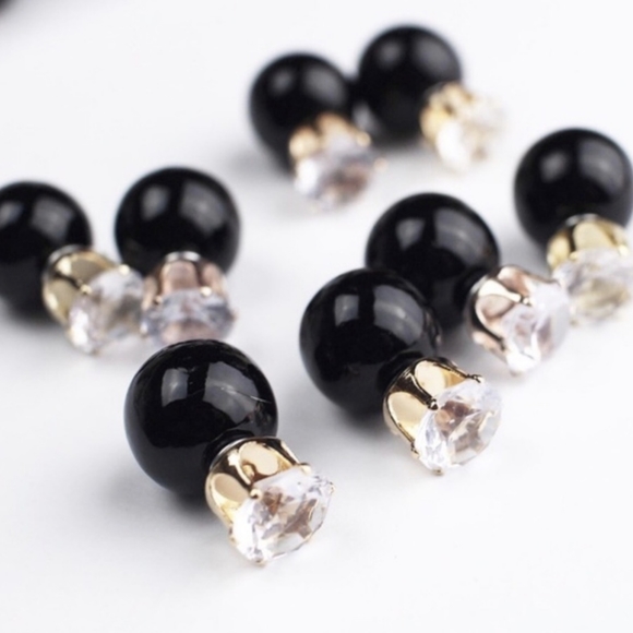 WILA Black and Diamond Earrings - Picture 2 of 3